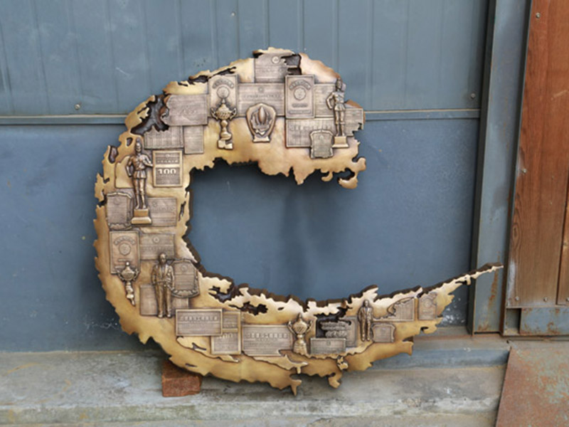 《榮譽浮雕》 安放：上海中建八局